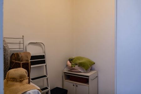 Apartamento à venda com 120m², 3 quartos e 2 vagas Apartamento à venda com 120m², 3 quartos e 2 vagasQuarto de Serviço