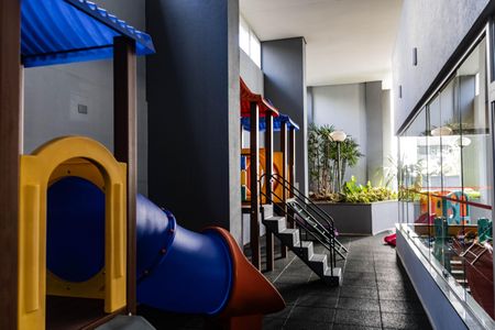 Apartamento à venda com 120m², 3 quartos e 2 vagas Apartamento à venda com 120m², 3 quartos e 2 vagasÁrea comum - Playground