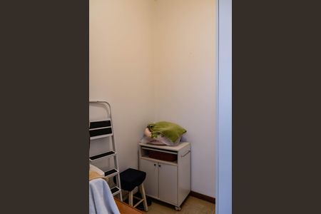 Apartamento à venda com 120m², 3 quartos e 2 vagas Apartamento à venda com 120m², 3 quartos e 2 vagasQuarto de Serviço