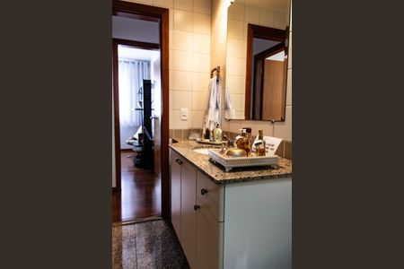 Apartamento à venda com 120m², 3 quartos e 2 vagas Apartamento à venda com 120m², 3 quartos e 2 vagasBanheiro Social