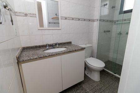 Apartamento à venda com 55m², 2 quartos e 2 vagas Apartamento à venda com 55m², 2 quartos e 2 vagasBanheiro da Suíte
