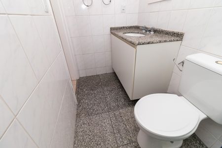 Apartamento à venda com 55m², 2 quartos e 2 vagas Apartamento à venda com 55m², 2 quartos e 2 vagasBanheiro da Suíte