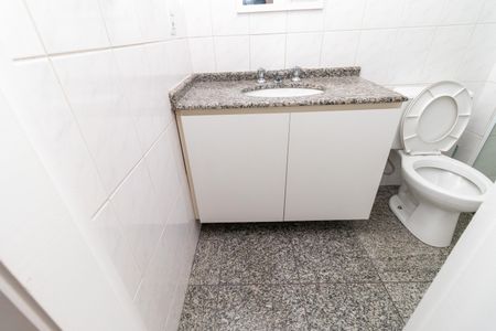 Apartamento à venda com 55m², 2 quartos e 2 vagas Apartamento à venda com 55m², 2 quartos e 2 vagasBanheiro da Suíte