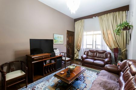 Casa à venda com 130m², 3 quartos e 3 vagas Casa à venda com 130m², 3 quartos e 3 vagasSala