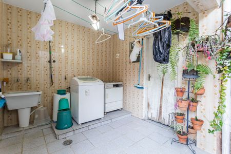 Casa à venda com 130m², 3 quartos e 3 vagas Casa à venda com 130m², 3 quartos e 3 vagasÁrea de Serviço