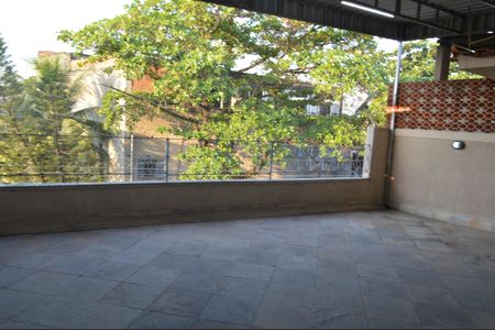 Casa de condomínio à venda com 95m², 5 quartos e 1 vagaTerraço