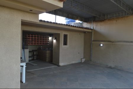Casa de condomínio à venda com 95m², 5 quartos e 1 vagaTerraço