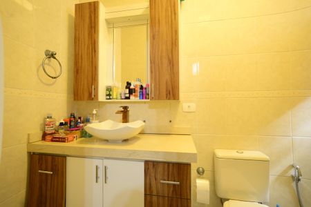 Casa de condomínio à venda com 160m², 3 quartos e 2 vagasBanheiro da Suíte 1