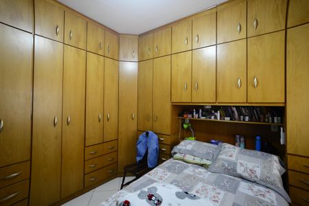 Casa de condomínio à venda com 160m², 3 quartos e 2 vagasSuíte 2