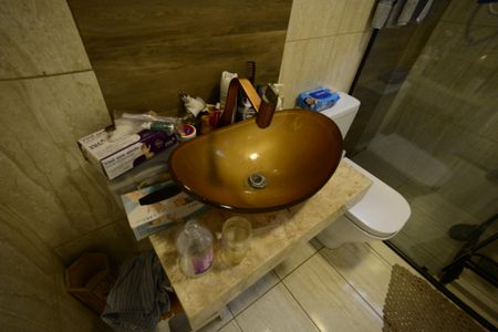 Casa de condomínio à venda com 160m², 3 quartos e 2 vagasBanheiro