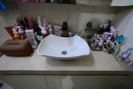 Casa de condomínio à venda com 160m², 3 quartos e 2 vagasBanheiro da Suíte 2