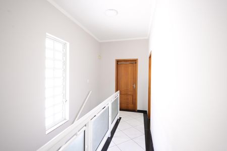 Casa de condomínio à venda com 160m², 3 quartos e 2 vagasCorredor