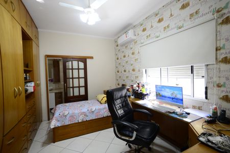 Casa de condomínio à venda com 160m², 3 quartos e 2 vagasSuíte 1