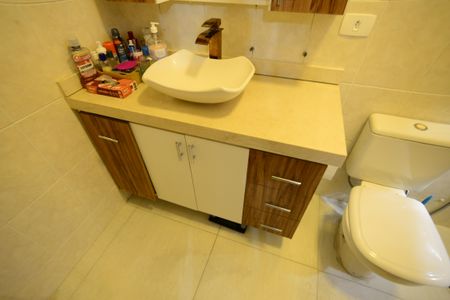 Casa de condomínio à venda com 160m², 3 quartos e 2 vagasBanheiro da Suíte 1