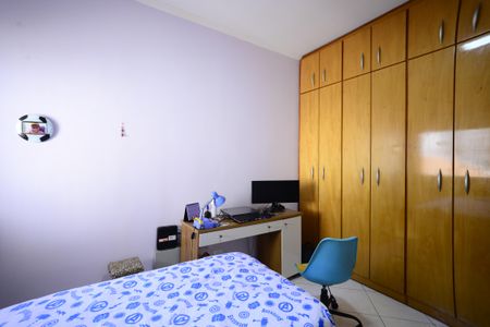 Casa de condomínio à venda com 160m², 3 quartos e 2 vagasQuarto