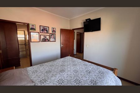 Casa à venda com 200m², 3 quartos e 3 vagasQuarto 3