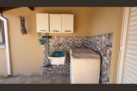 Casa à venda com 200m², 3 quartos e 3 vagasÁrea de Serviço