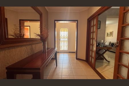 Casa à venda com 200m², 3 quartos e 3 vagasCorredor