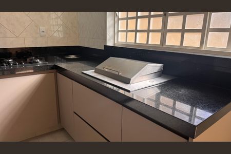 Casa à venda com 200m², 3 quartos e 3 vagasCozinha