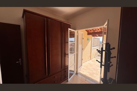 Casa à venda com 200m², 3 quartos e 3 vagasCloset do quarto 3