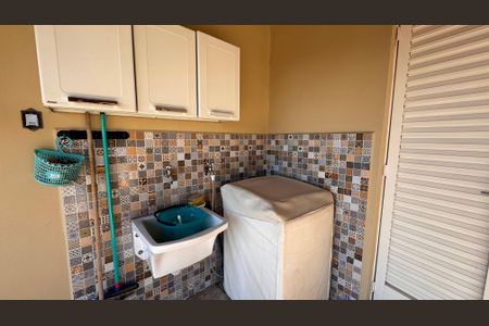 Casa à venda com 200m², 3 quartos e 3 vagasÁrea de Serviço