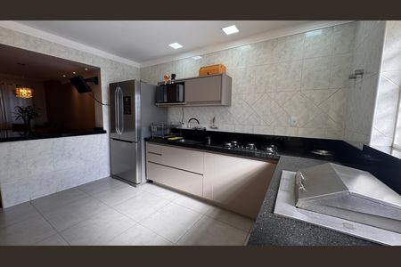 Casa à venda com 200m², 3 quartos e 3 vagasCozinha