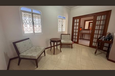 Casa à venda com 200m², 3 quartos e 3 vagasSala