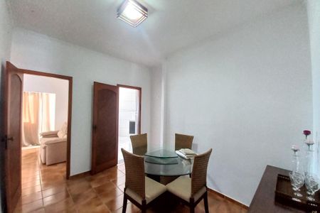 Casa à venda com 235m², 6 quartos e 4 vagas Casa à venda com 235m², 6 quartos e 4 vagasSala de Jantar