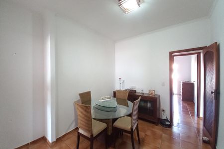 Casa à venda com 235m², 6 quartos e 4 vagas Casa à venda com 235m², 6 quartos e 4 vagasSala de Jantar