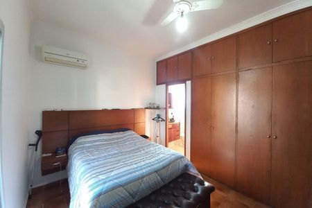 Casa à venda com 235m², 6 quartos e 4 vagas Casa à venda com 235m², 6 quartos e 4 vagasQuarto 4 - Suíte