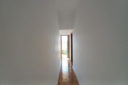 Casa à venda com 235m², 6 quartos e 4 vagas Casa à venda com 235m², 6 quartos e 4 vagasCorredor