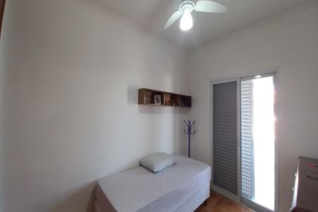 Casa à venda com 235m², 6 quartos e 4 vagas Casa à venda com 235m², 6 quartos e 4 vagasQuarto 3