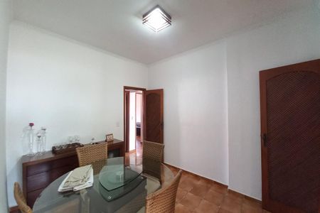 Casa à venda com 235m², 6 quartos e 4 vagas Casa à venda com 235m², 6 quartos e 4 vagasSala de Jantar