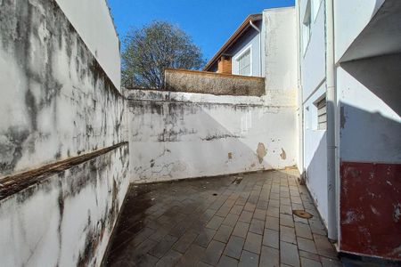 Casa à venda com 235m², 6 quartos e 4 vagas Casa à venda com 235m², 6 quartos e 4 vagasQuintal