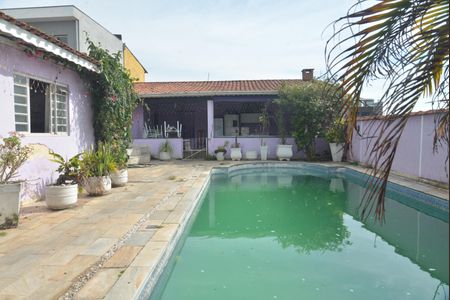 Casa à venda com 350m², 5 quartos e 4 vagasPiscina