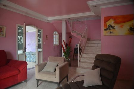 Casa à venda com 350m², 5 quartos e 4 vagasSala