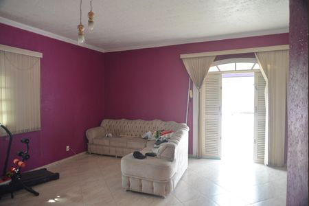 Casa à venda com 350m², 5 quartos e 4 vagasSuíte 2