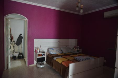 Casa à venda com 350m², 5 quartos e 4 vagasSuíte 2