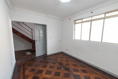 Casa à venda com 127m², 2 quartos e 2 vagas Casa à venda com 127m², 2 quartos e 2 vagasSala