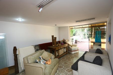 Casa à venda com 396m², 3 quartos e 4 vagas Casa à venda com 396m², 3 quartos e 4 vagasHall de entrada