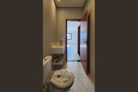 Casa à venda com 285m², 3 quartos e 1 vaga Casa à venda com 285m², 3 quartos e 1 vagaBanheiro do escritório/quarto