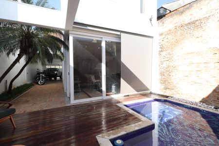 Casa à venda com 184m², 3 quartos e 4 vagasPiscina