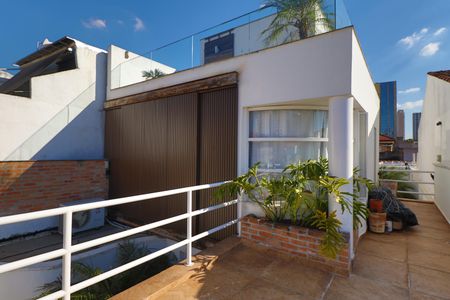 Casa à venda com 184m², 3 quartos e 4 vagasVaranda 1