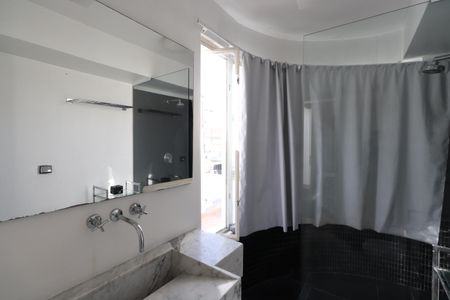 Casa à venda com 184m², 3 quartos e 4 vagasBanheiro da Suíte 2