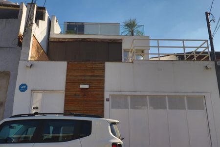 Casa à venda com 184m², 3 quartos e 4 vagasFachada