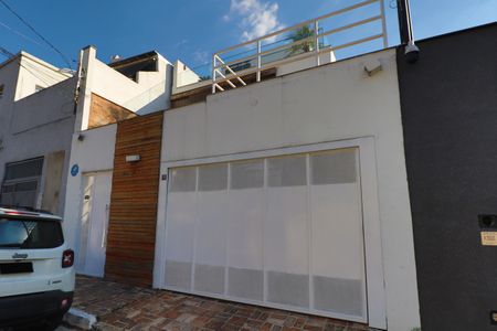 Casa à venda com 184m², 3 quartos e 4 vagasFachada