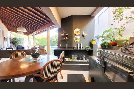 Casa de condomínio à venda com 680m², 4 quartos e 4 vagasÁrea gourmet