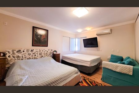 Casa de condomínio à venda com 680m², 4 quartos e 4 vagasSuíte 2