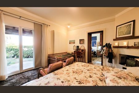 Casa de condomínio à venda com 680m², 4 quartos e 4 vagasSuíte master