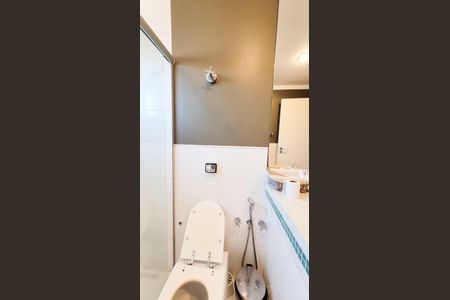 Casa de condomínio à venda com 680m², 4 quartos e 4 vagasBanheiro da Suíte 2